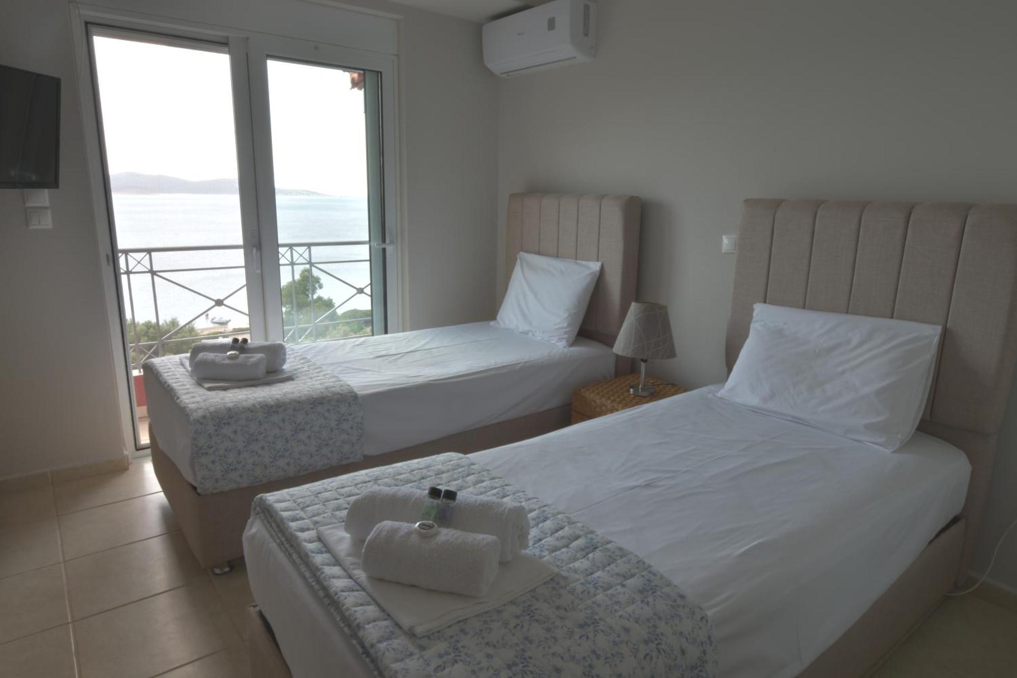 Blue Bay View - Beach House Vathirrevma Exterior photo